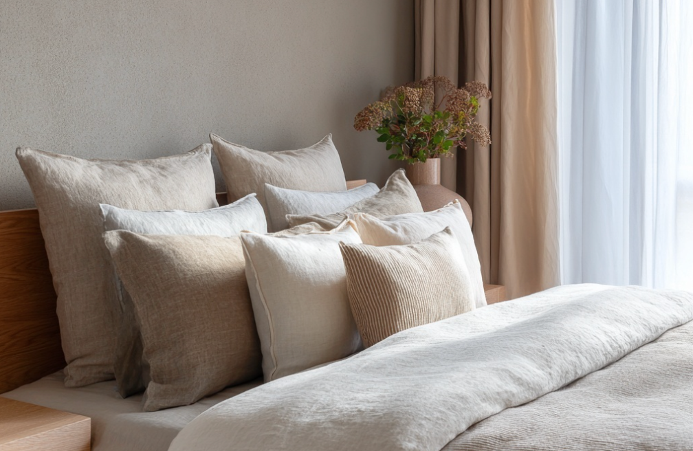 Chambre taupe et lin : créer une atmosphère douce et intemporelle