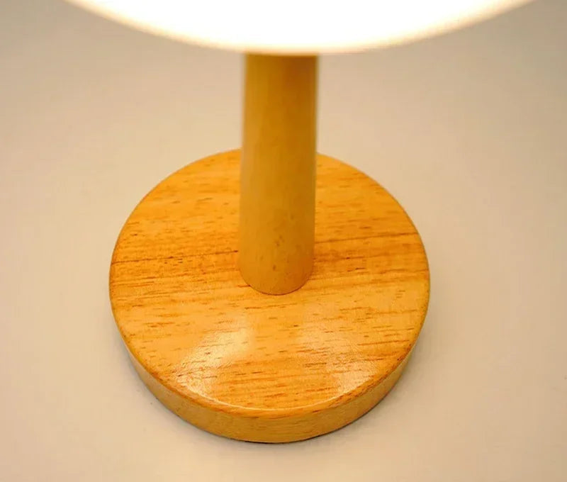 Lampe de chevet avec pied en bois