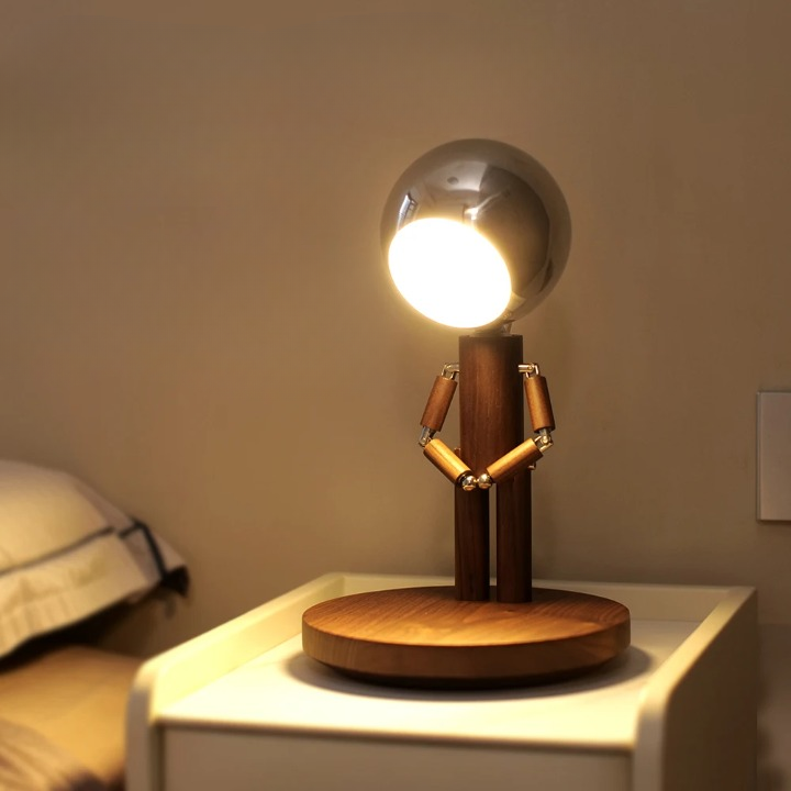 Lampe de chevet bonhomme en bois
