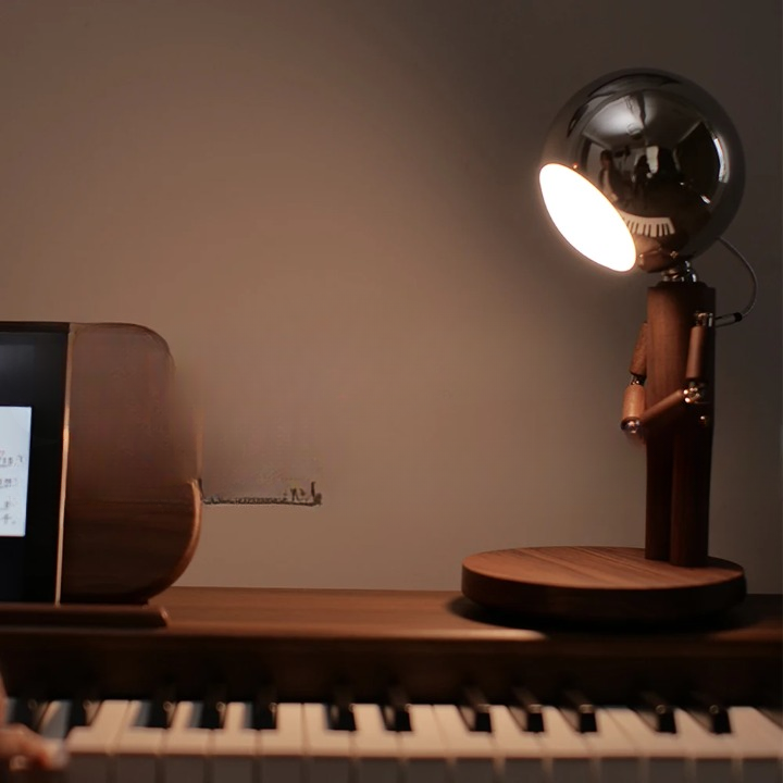 Lampe de chevet bonhomme en bois