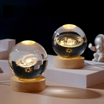 Lampe de chevet boule de cristal galaxie - Vignette | Aura Douce 