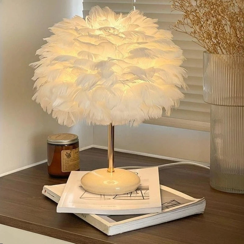 Lampe de chevet en plume