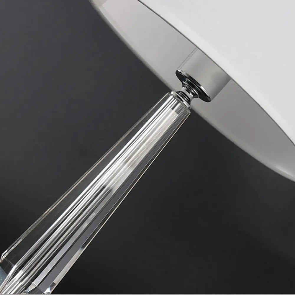 Pied en cristal transparent 