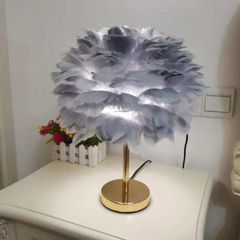 Lampe de chevet plume blanche