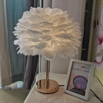 Lampe de chevet plume blanche - Vignette | Aura Douce 