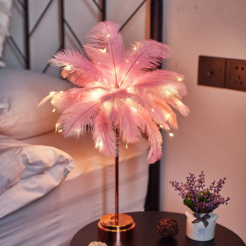 Lampe de chevet plume rose